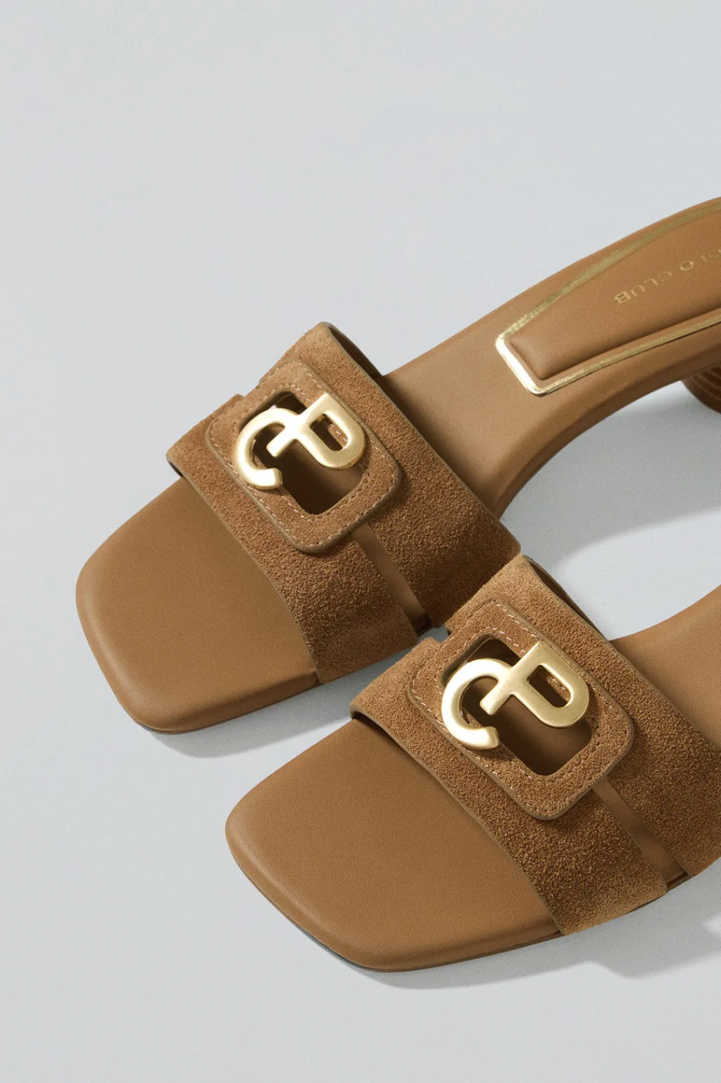 Polo Club Chaussures*Mule à talon Giorgia avec un détail métallisé Camel